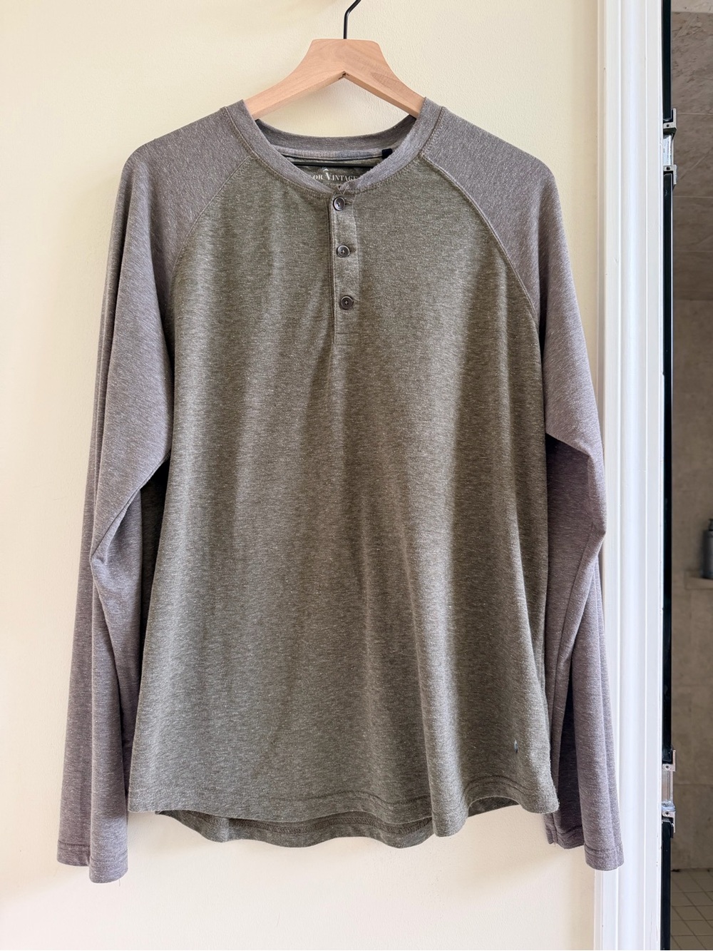 Tailor vintage Connecticut originals men’s Henley shirt size large